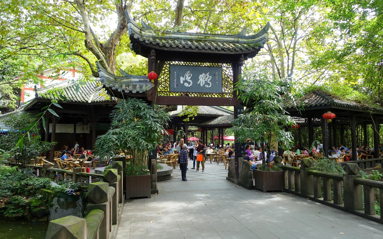 Historic teahouse in Chengdu People’s Park